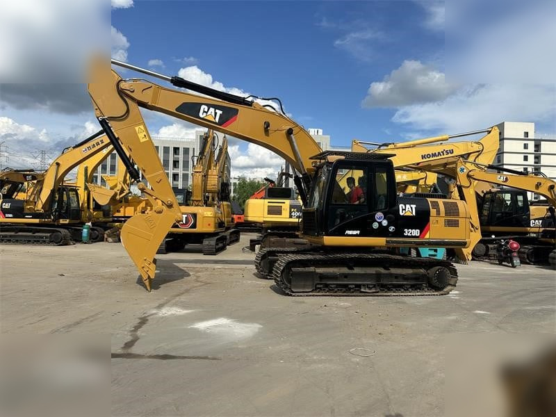 CATERPILLAR 320D - Гусеничный экскаватор: фото 1 CATERPILLAR 320D - Гусеничный экскаватор: фото 1
