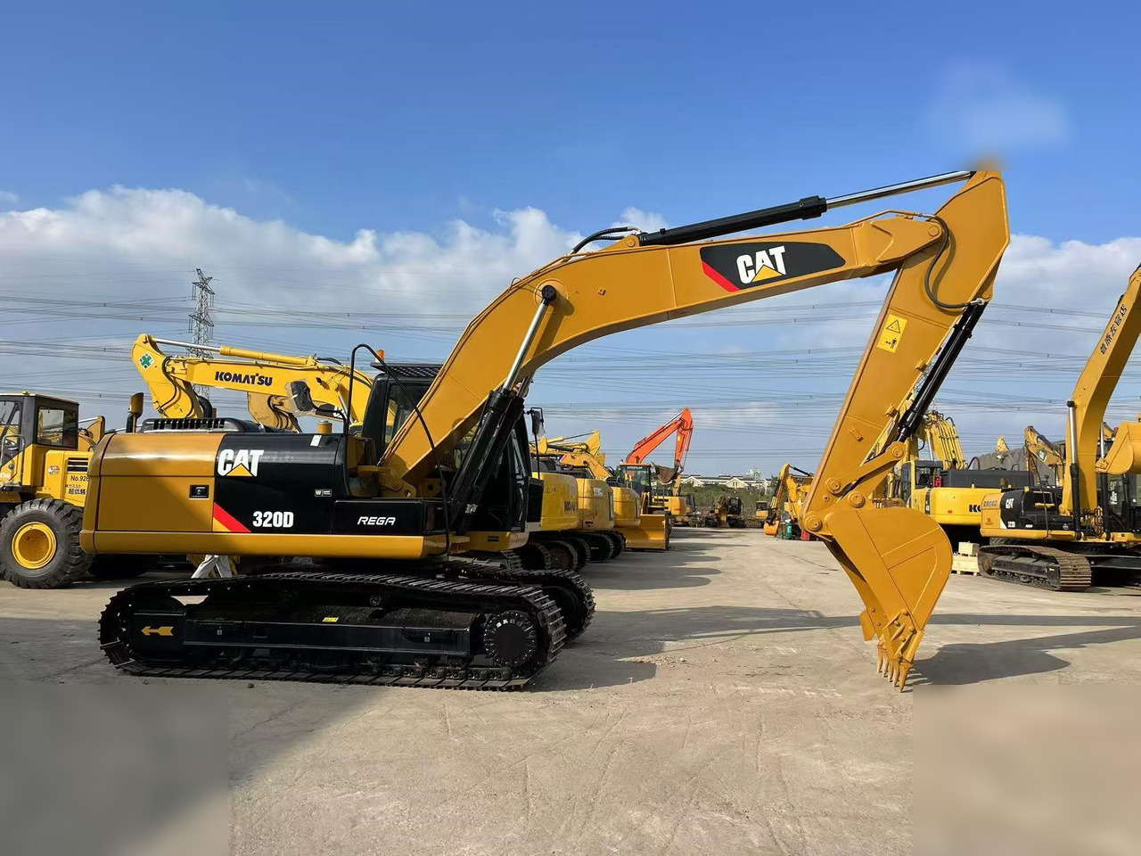 CATERPILLAR 320D - Гусеничный экскаватор: фото 1 CATERPILLAR 320D - Гусеничный экскаватор: фото 1