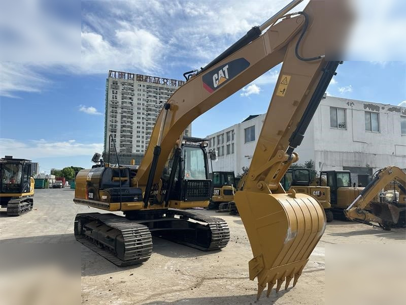 CATERPILLAR 320D - Гусеничный экскаватор: фото 3 CATERPILLAR 320D - Гусеничный экскаватор: фото 3