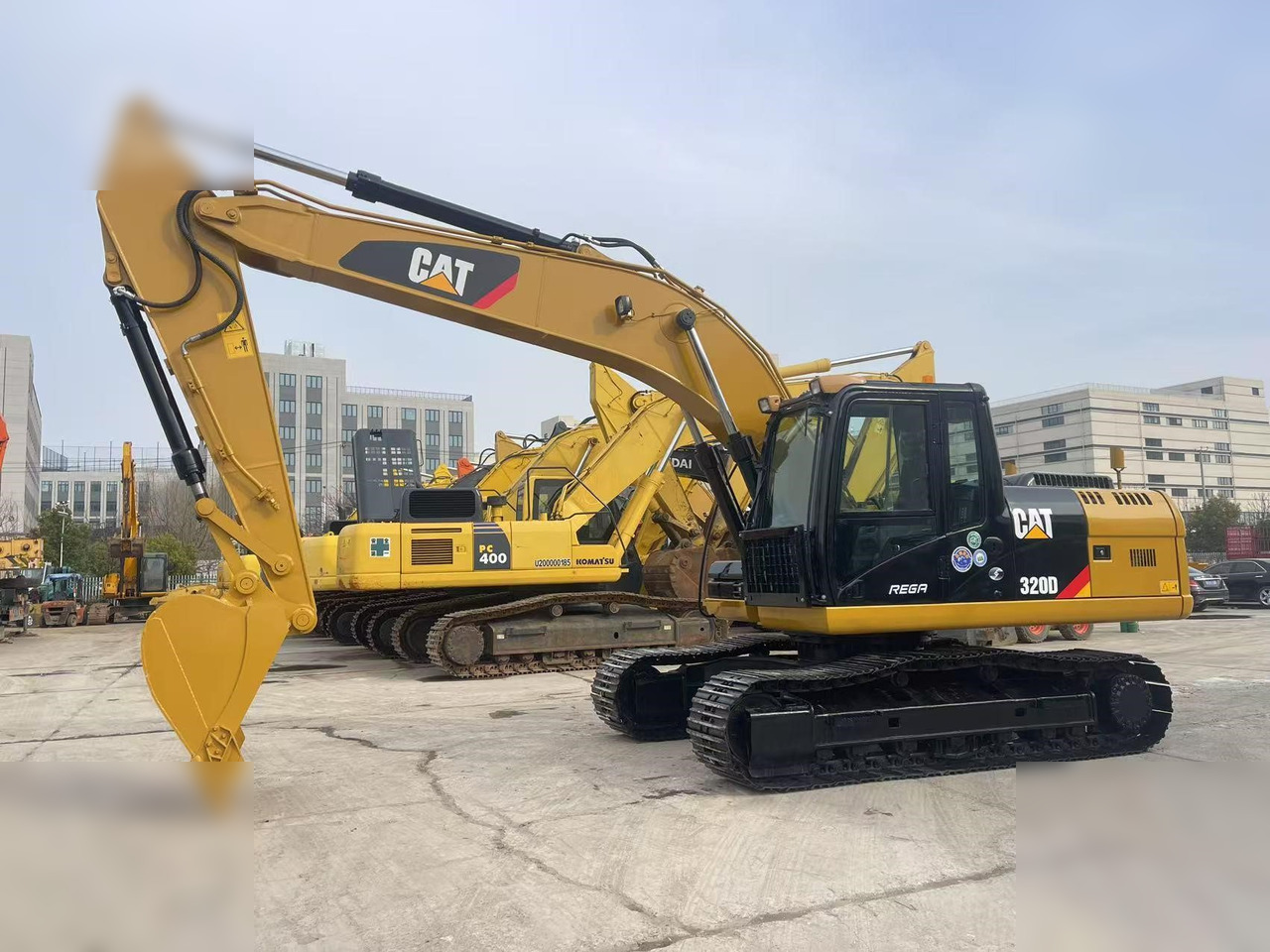 CATERPILLAR 320D - Гусеничный экскаватор: фото 1 CATERPILLAR 320D - Гусеничный экскаватор: фото 1