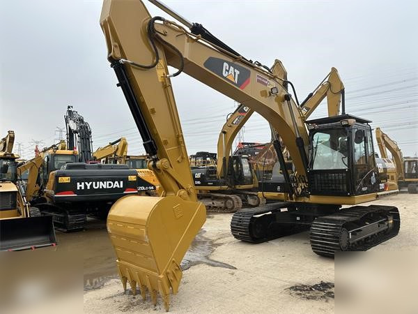 CATERPILLAR 320D2 - Гусеничный экскаватор: фото 1 CATERPILLAR 320D2 - Гусеничный экскаватор: фото 1