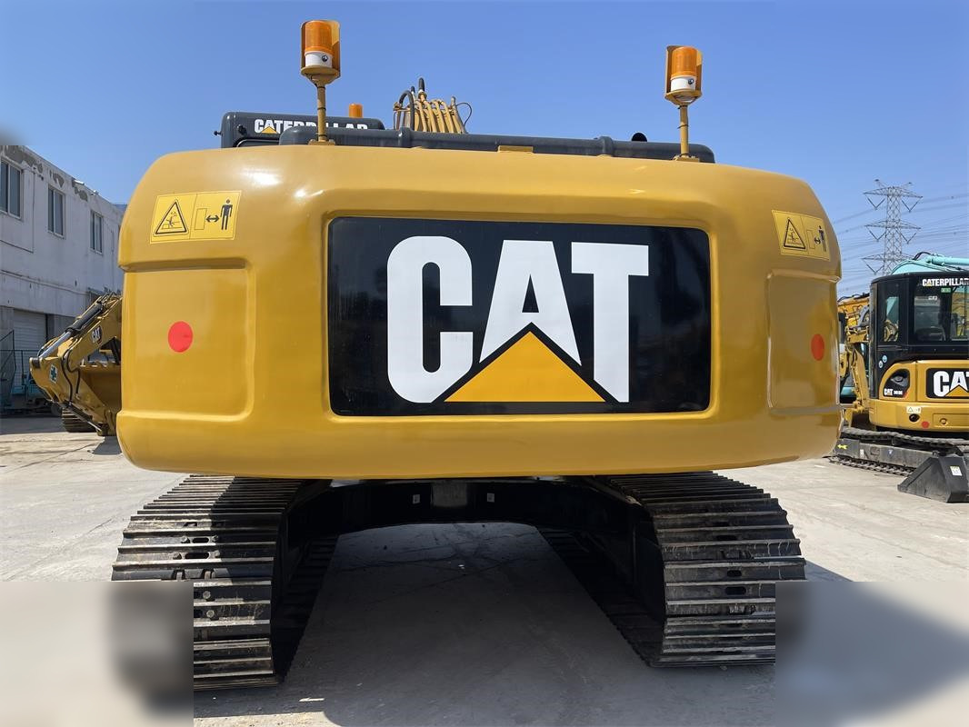CATERPILLAR 320D2 - Гусеничный экскаватор: фото 3 CATERPILLAR 320D2 - Гусеничный экскаватор: фото 3
