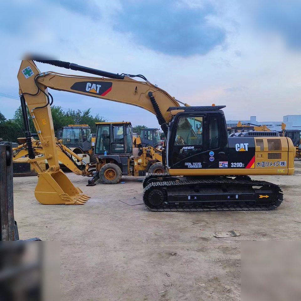 CATERPILLAR 320D2 - Гусеничный экскаватор: фото 1 CATERPILLAR 320D2 - Гусеничный экскаватор: фото 1
