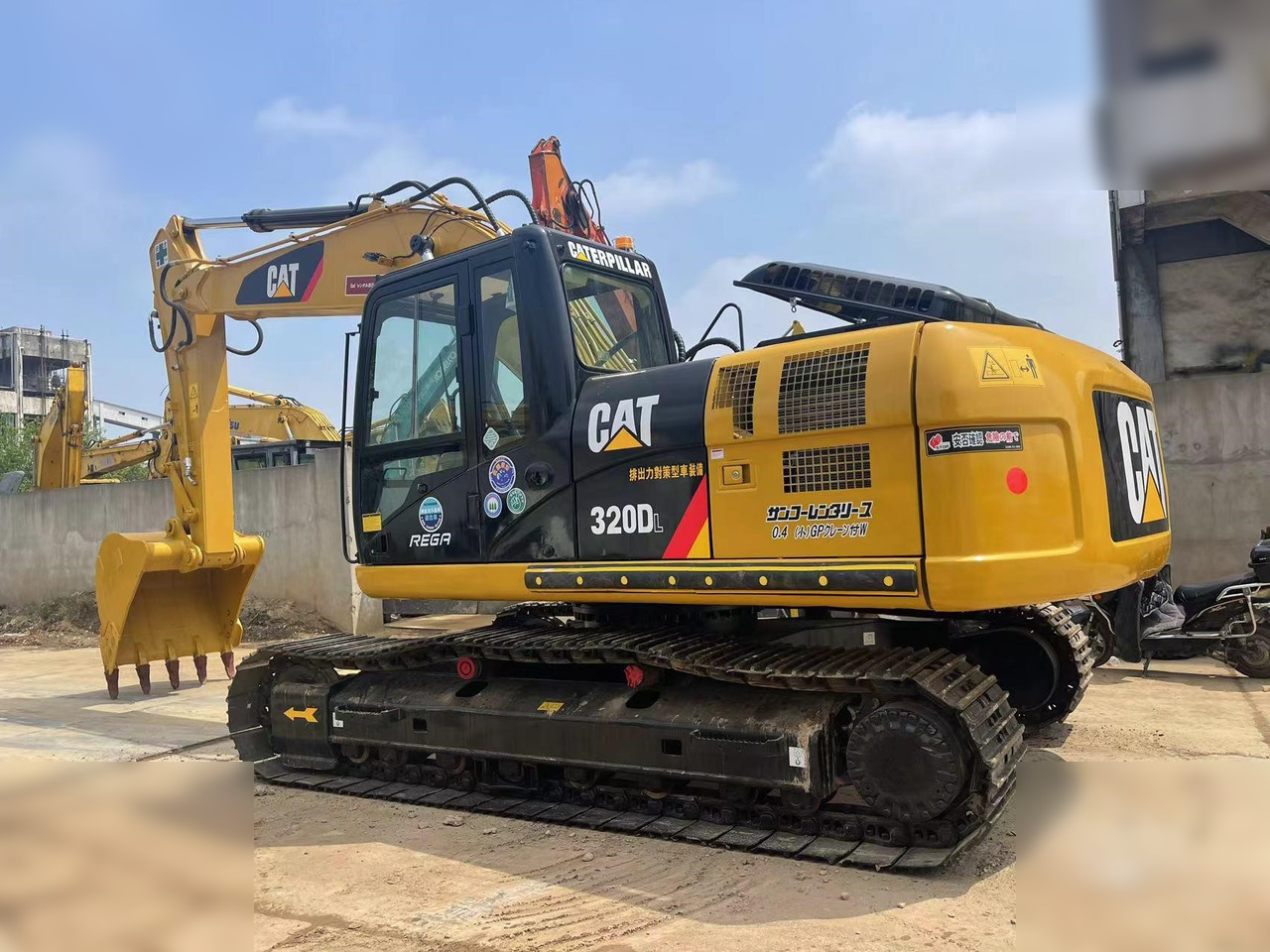 CATERPILLAR 320DL - Гусеничный экскаватор: фото 2 CATERPILLAR 320DL - Гусеничный экскаватор: фото 2