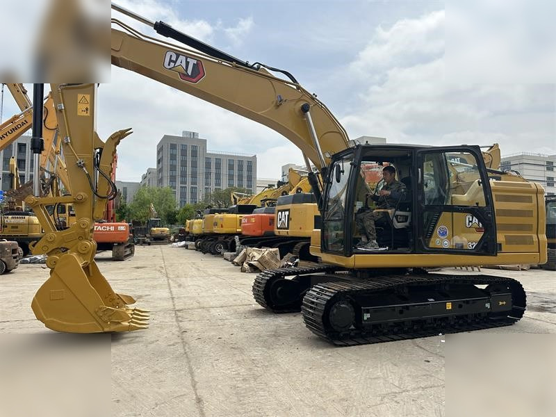 CATERPILLAR 320GC - Гусеничный экскаватор: фото 3 CATERPILLAR 320GC - Гусеничный экскаватор: фото 3
