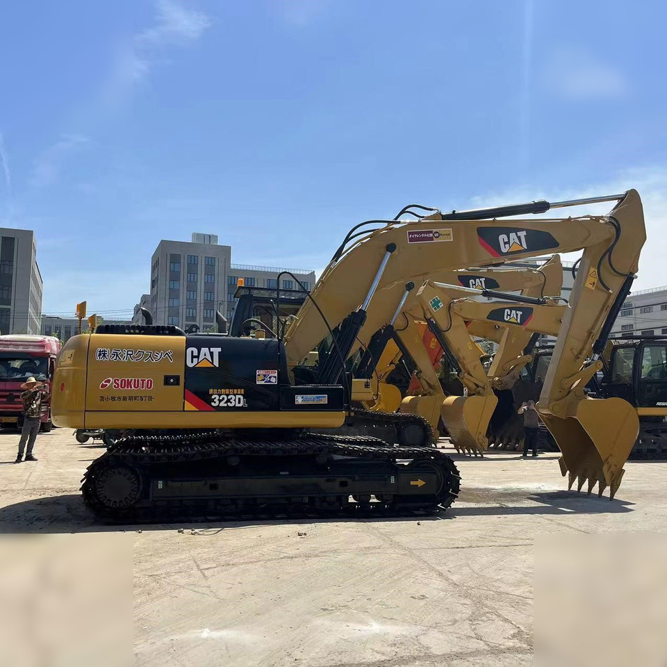 CATERPILLAR 323DL - Гусеничный экскаватор: фото 1 CATERPILLAR 323DL - Гусеничный экскаватор: фото 1