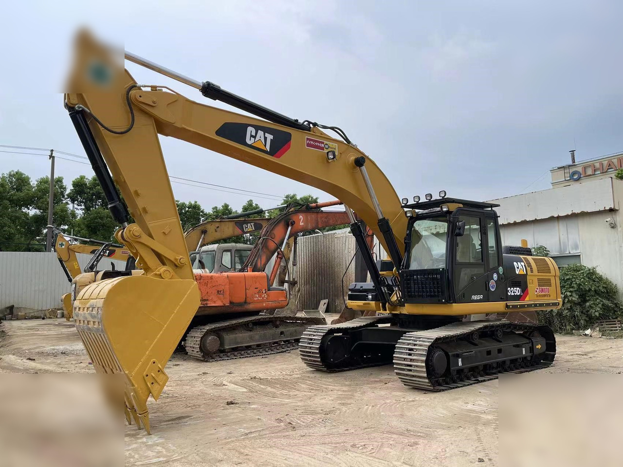 CATERPILLAR 325DL - Гусеничный экскаватор: фото 2 CATERPILLAR 325DL - Гусеничный экскаватор: фото 2