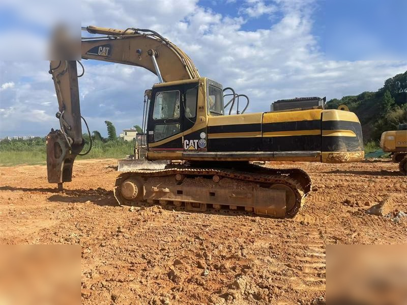 CATERPILLAR 330B - Гусеничный экскаватор: фото 1 CATERPILLAR 330B - Гусеничный экскаватор: фото 1