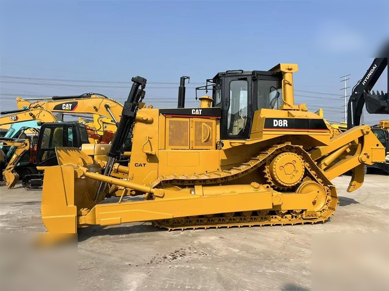 CATERPILLAR D8R - Бульдозер: фото 1 CATERPILLAR D8R - Бульдозер: фото 1