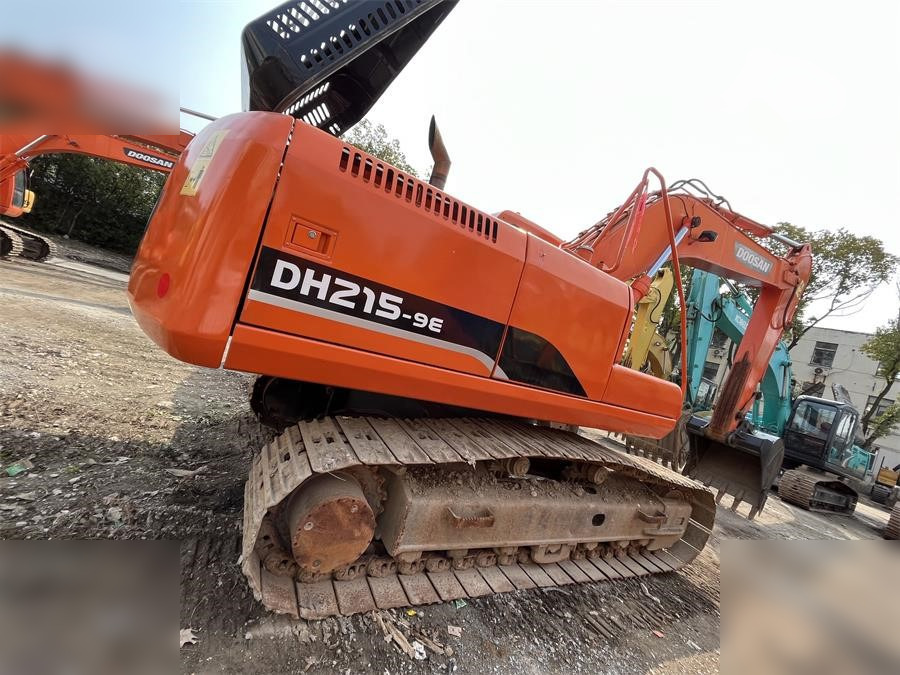 DOOSAN DH215-9E - Гусеничный экскаватор: фото 1 DOOSAN DH215-9E - Гусеничный экскаватор: фото 1