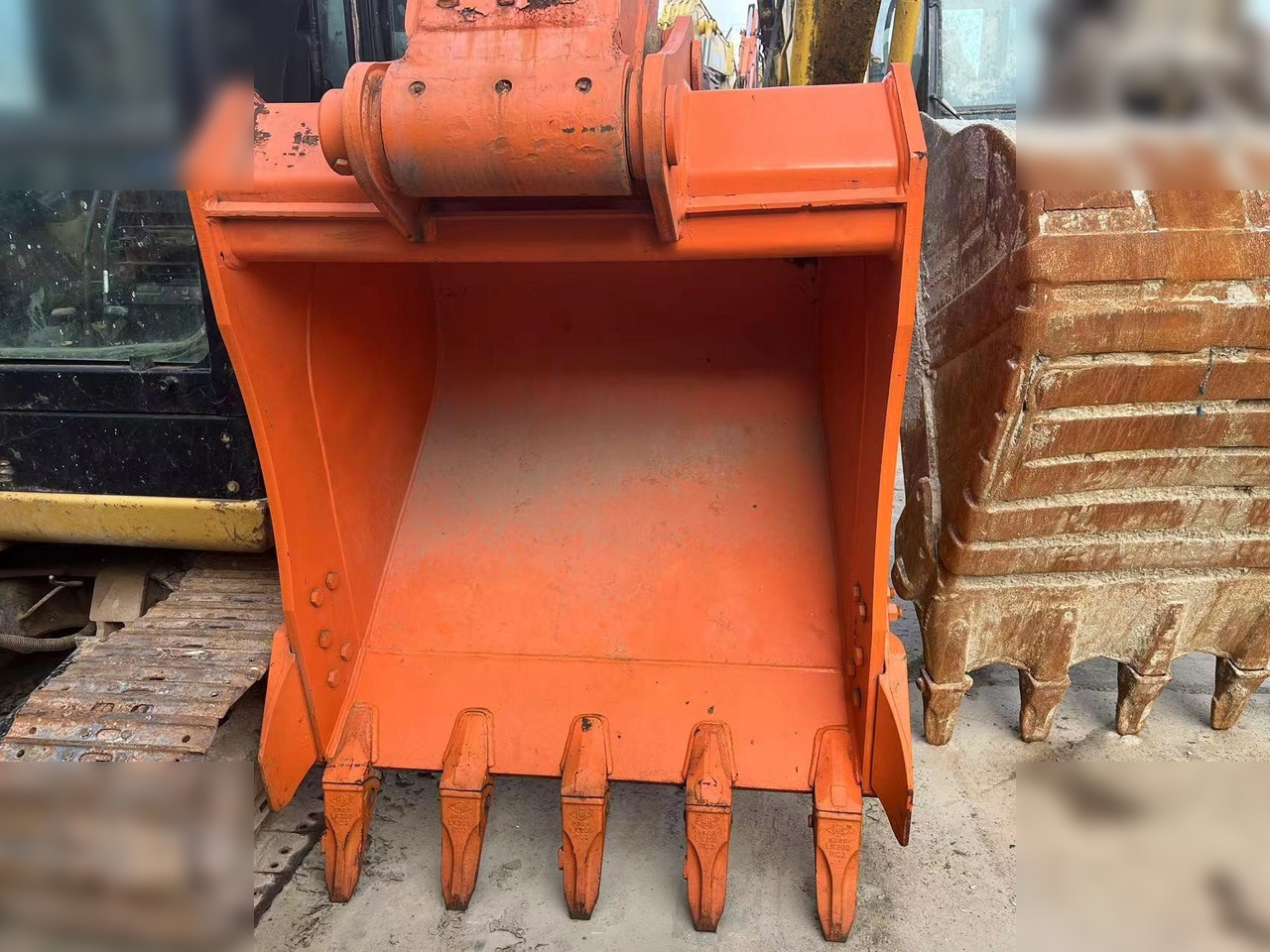 DOOSAN DH220 LC-7 - Гусеничный экскаватор: фото 3 DOOSAN DH220 LC-7 - Гусеничный экскаватор: фото 3