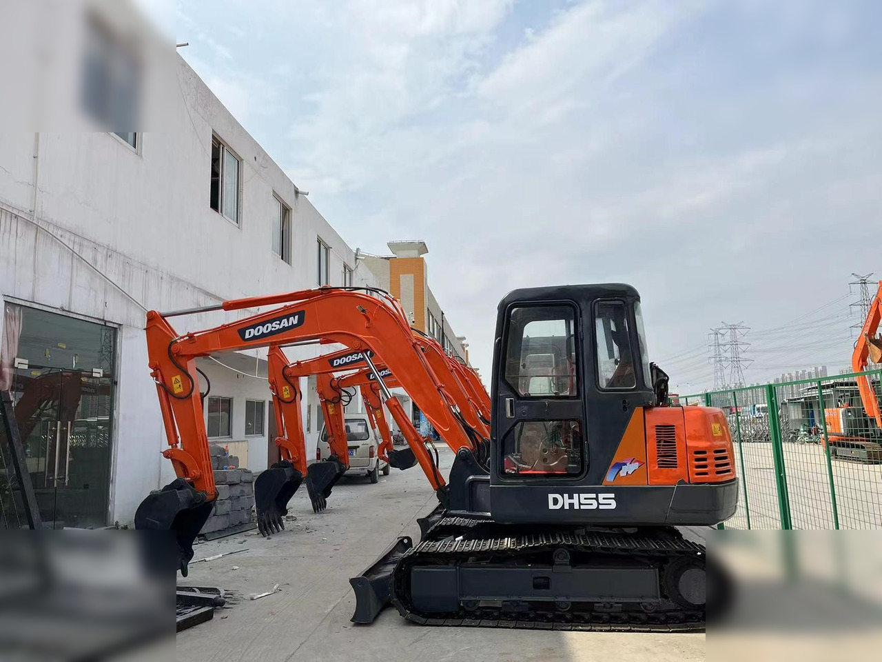 DOOSAN DH55 - Мини-экскаватор: фото 2 DOOSAN DH55 - Мини-экскаватор: фото 2