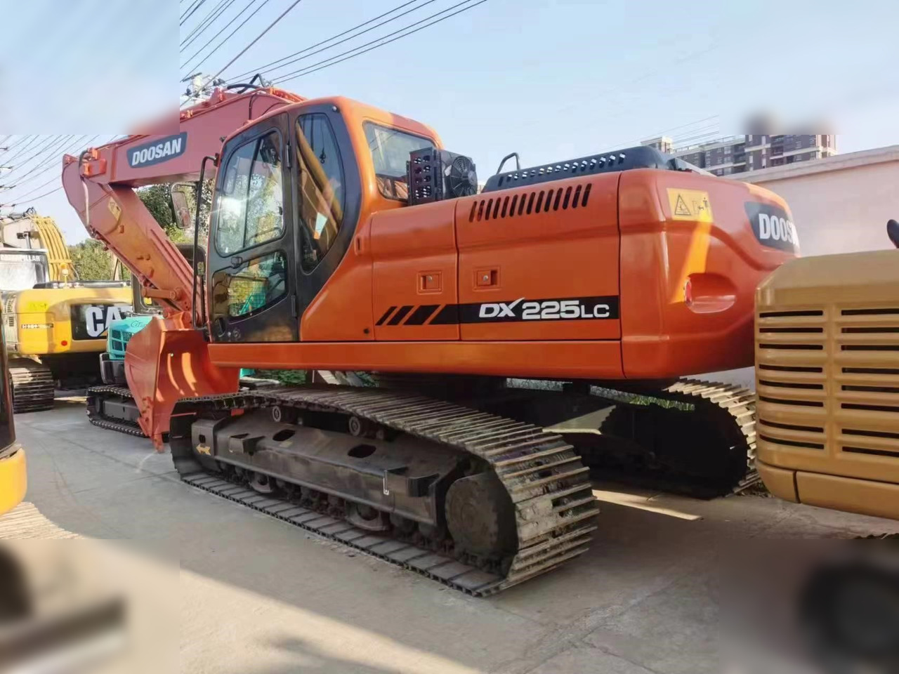 DOOSAN DX225 LC-5 - Гусеничный экскаватор: фото 1 DOOSAN DX225 LC-5 - Гусеничный экскаватор: фото 1