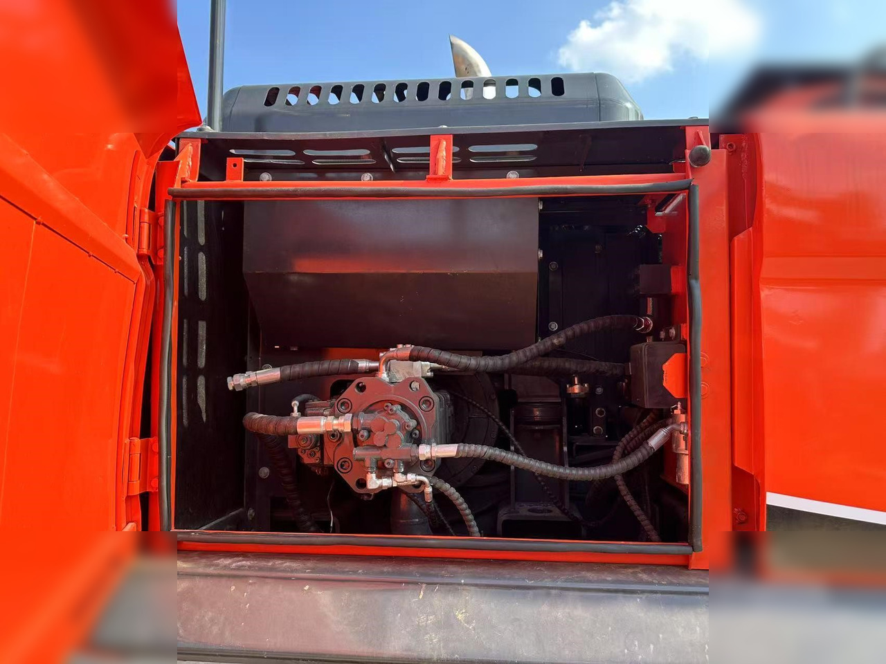 Гусеничный экскаватор DOOSAN DX225 LCA: фото 6
