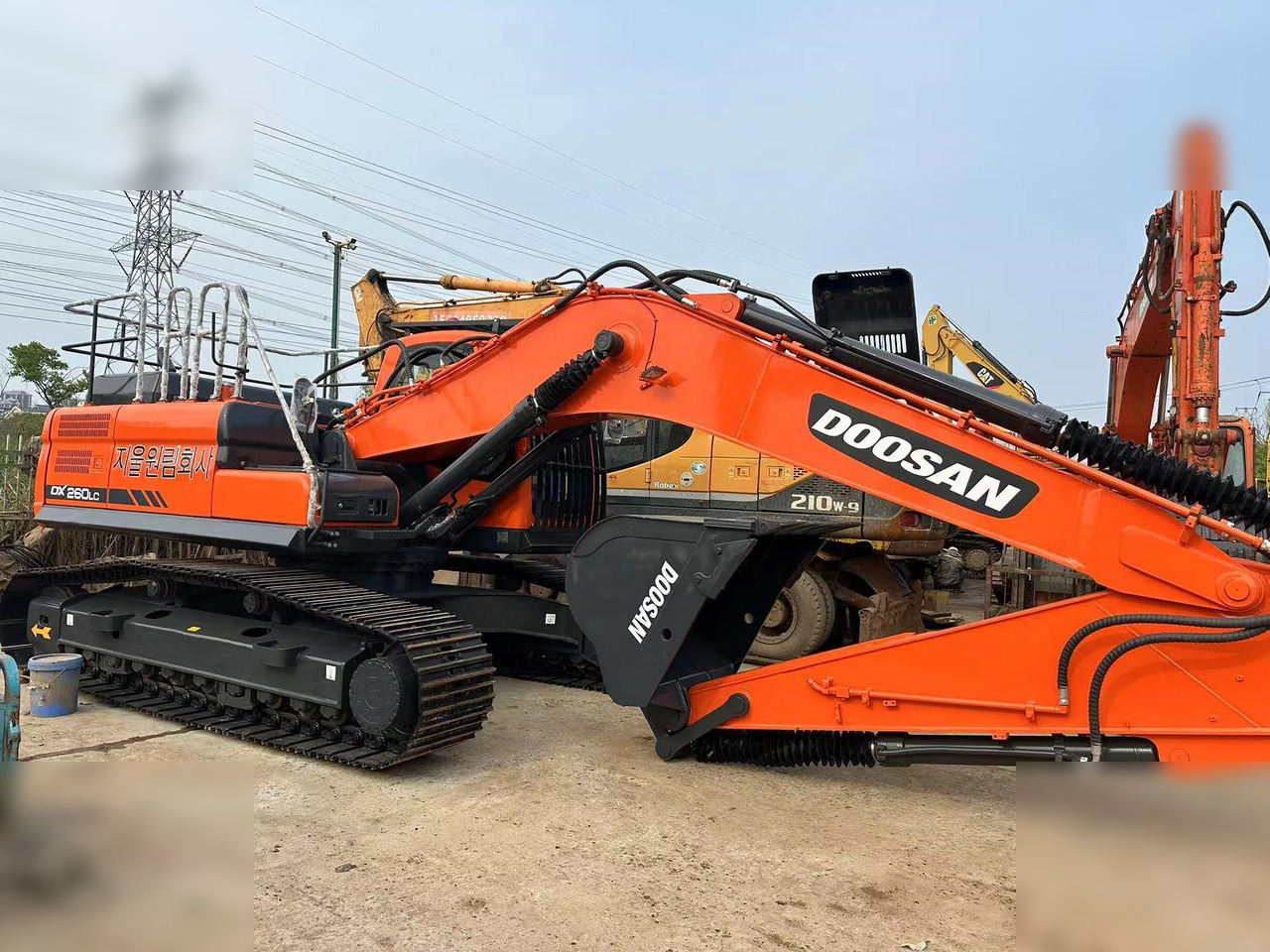 DOOSAN DX260 LC - Гусеничный экскаватор: фото 3 DOOSAN DX260 LC - Гусеничный экскаватор: фото 3