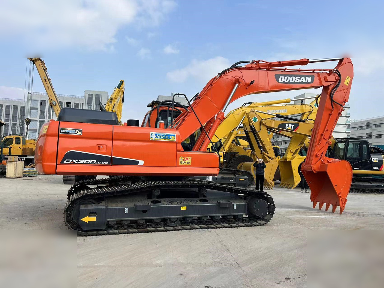 DOOSAN DX300 LC-9C - Гусеничный экскаватор: фото 1 DOOSAN DX300 LC-9C - Гусеничный экскаватор: фото 1