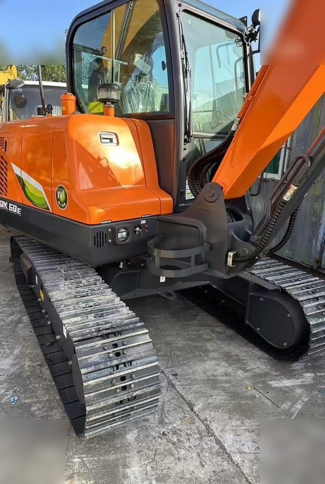 Гусеничный экскаватор DOOSAN DX60E-10N: фото 6 Гусеничный экскаватор DOOSAN DX60E-10N: фото 6