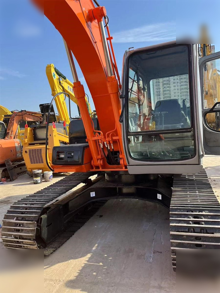 HITACHI EX120-5 - Гусеничный экскаватор: фото 5 HITACHI EX120-5 - Гусеничный экскаватор: фото 5