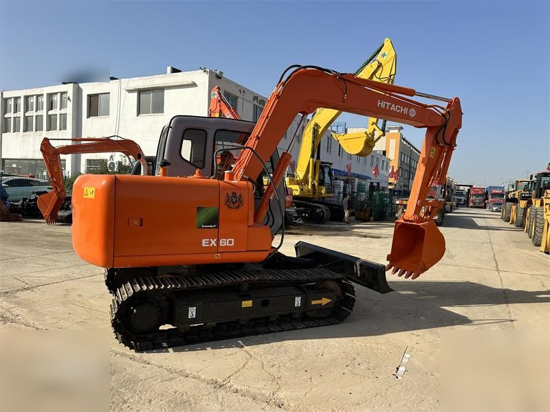 HITACHI EX60-5 - Гусеничный экскаватор: фото 2 HITACHI EX60-5 - Гусеничный экскаватор: фото 2