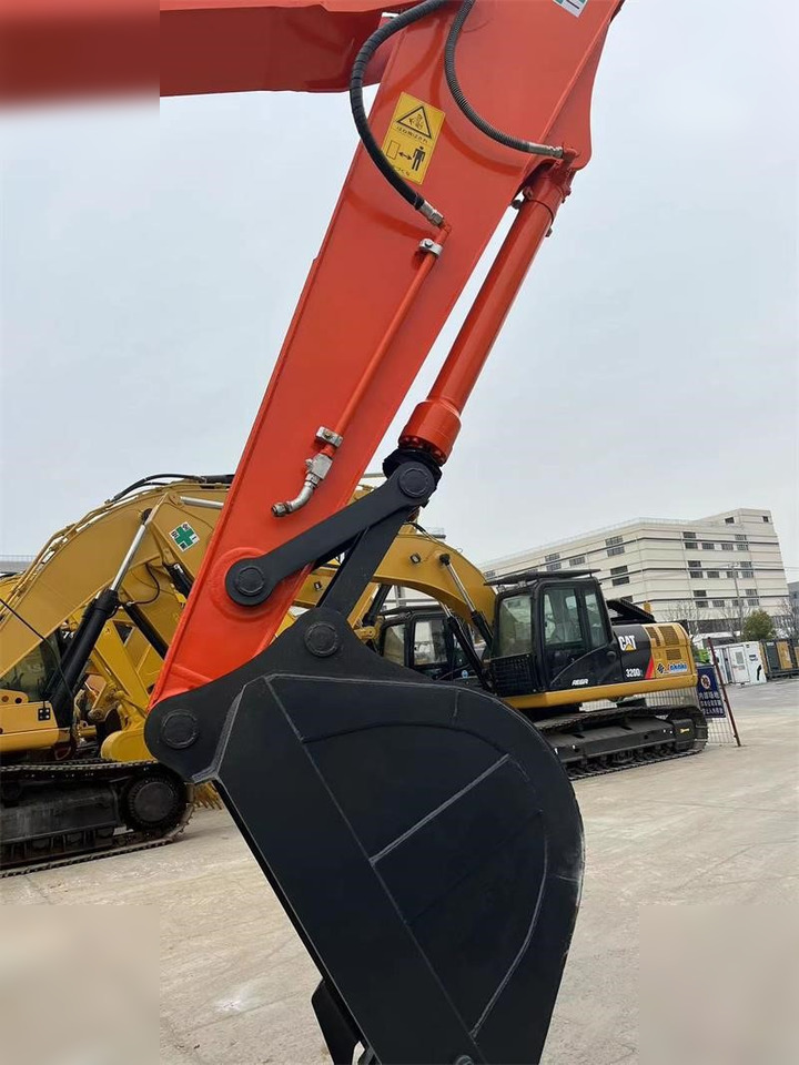 Гусеничный экскаватор HITACHI ZX200-3: фото 8