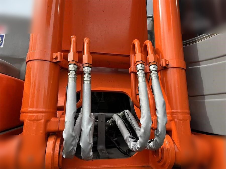 HITACHI ZX200 - Гусеничный экскаватор: фото 4 HITACHI ZX200 - Гусеничный экскаватор: фото 4