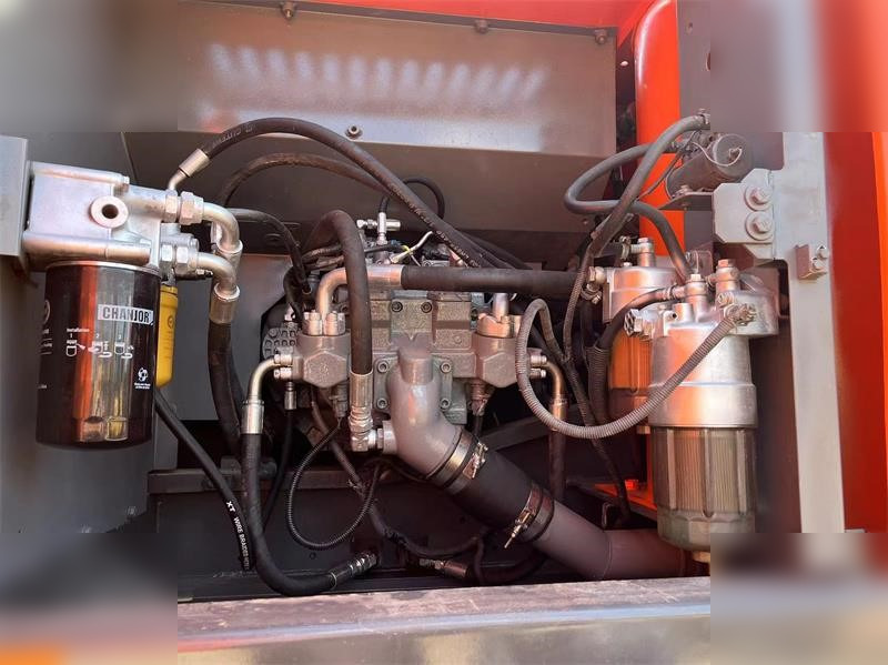 Гусеничный экскаватор HITACHI ZX240-3: фото 8 Гусеничный экскаватор HITACHI ZX240-3: фото 8