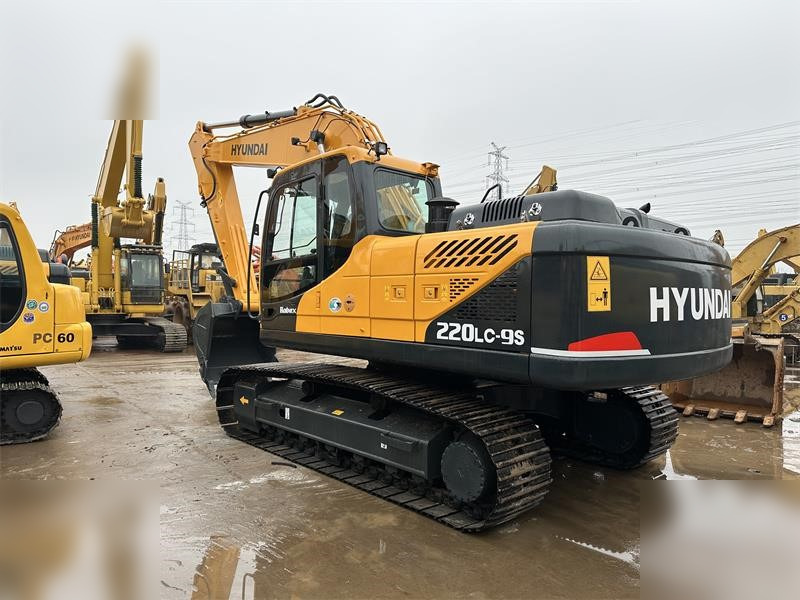 HYUNDAI ROBEX 220 LC-9S - Гусеничный экскаватор: фото 1 HYUNDAI ROBEX 220 LC-9S - Гусеничный экскаватор: фото 1