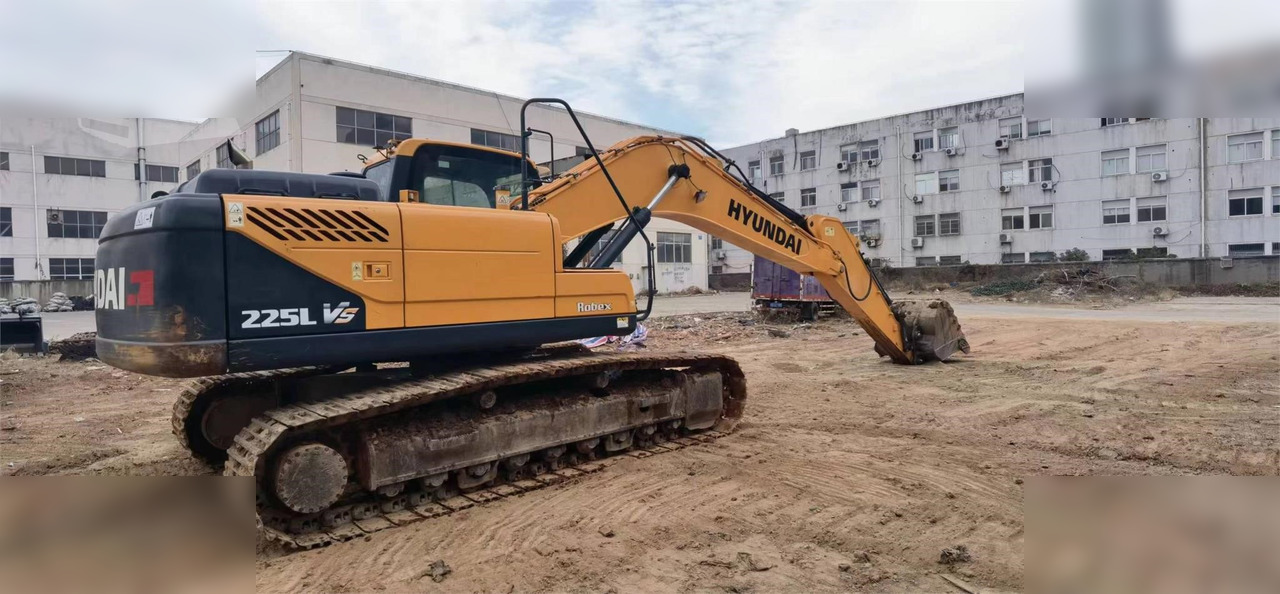 HYUNDAI ROBEX 225 LC-9T - Гусеничный экскаватор: фото 2 HYUNDAI ROBEX 225 LC-9T - Гусеничный экскаватор: фото 2