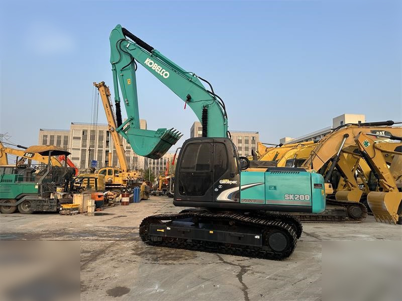 KOBELCO SK200-6E - Гусеничный экскаватор: фото 2 KOBELCO SK200-6E - Гусеничный экскаватор: фото 2