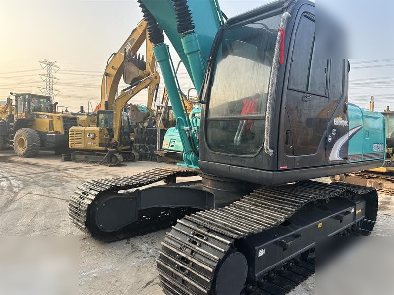 KOBELCO SK200-6E - Гусеничный экскаватор: фото 4 KOBELCO SK200-6E - Гусеничный экскаватор: фото 4