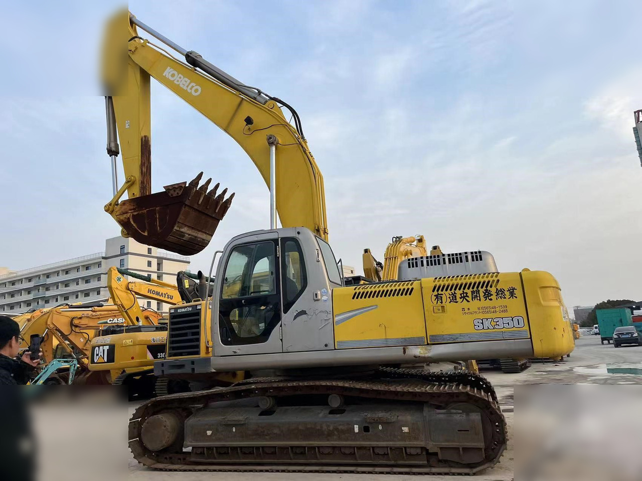 KOBELCO SK350 - Гусеничный экскаватор: фото 2 KOBELCO SK350 - Гусеничный экскаватор: фото 2