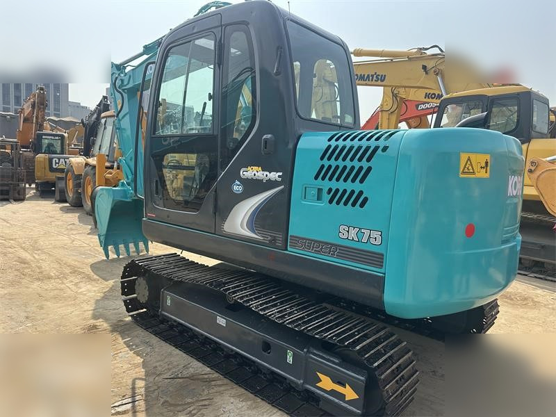KOBELCO SK75-8 - Гусеничный экскаватор: фото 2 KOBELCO SK75-8 - Гусеничный экскаватор: фото 2