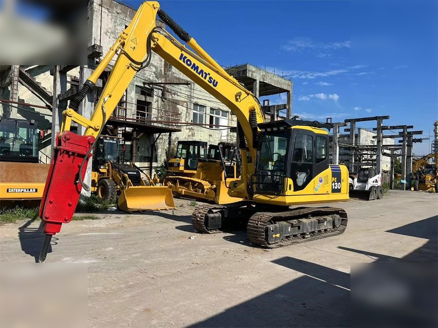 KOMATSU PC130-7 - Гусеничный экскаватор: фото 1 KOMATSU PC130-7 - Гусеничный экскаватор: фото 1