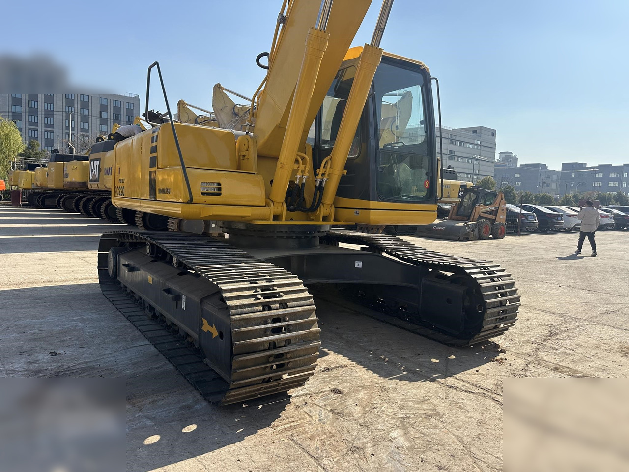 KOMATSU PC220-6 - Гусеничный экскаватор: фото 5 KOMATSU PC220-6 - Гусеничный экскаватор: фото 5