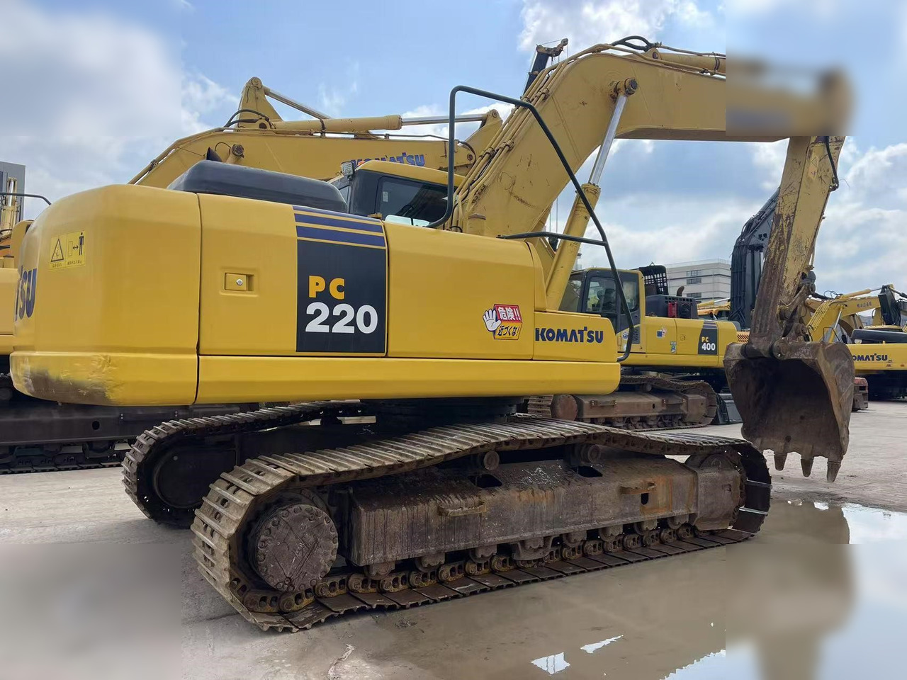 KOMATSU PC220-7 - Гусеничный экскаватор: фото 4 KOMATSU PC220-7 - Гусеничный экскаватор: фото 4