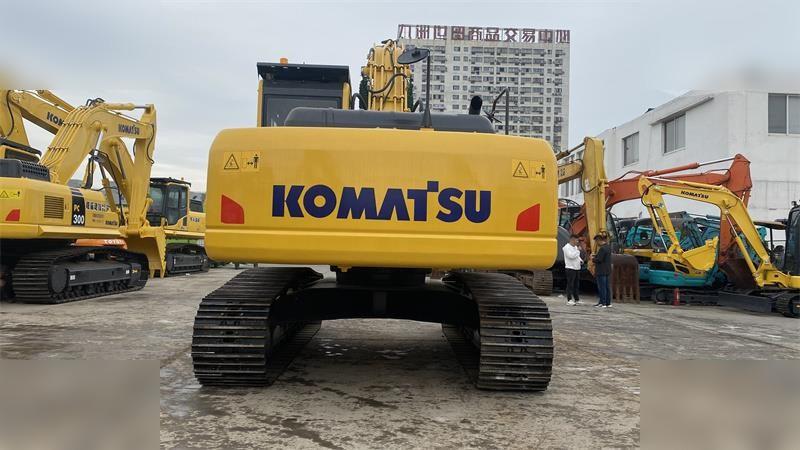 KOMATSU PC220-8 - Гусеничный экскаватор: фото 3 KOMATSU PC220-8 - Гусеничный экскаватор: фото 3