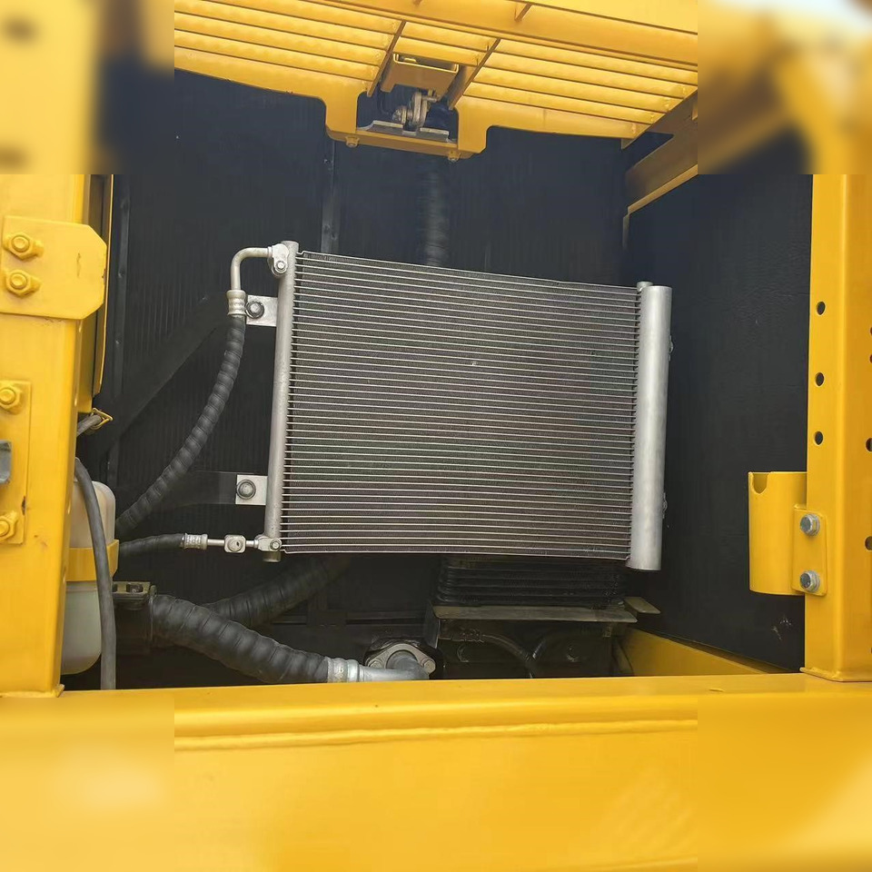 KOMATSU PC240 LC-8 - Гусеничный экскаватор: фото 3 KOMATSU PC240 LC-8 - Гусеничный экскаватор: фото 3