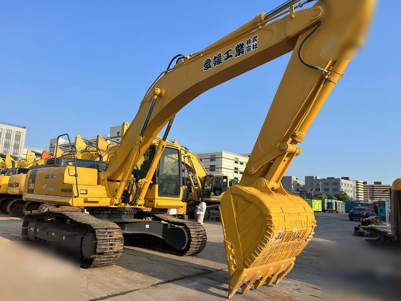 KOMATSU PC350-7 - Гусеничный экскаватор: фото 1 KOMATSU PC350-7 - Гусеничный экскаватор: фото 1