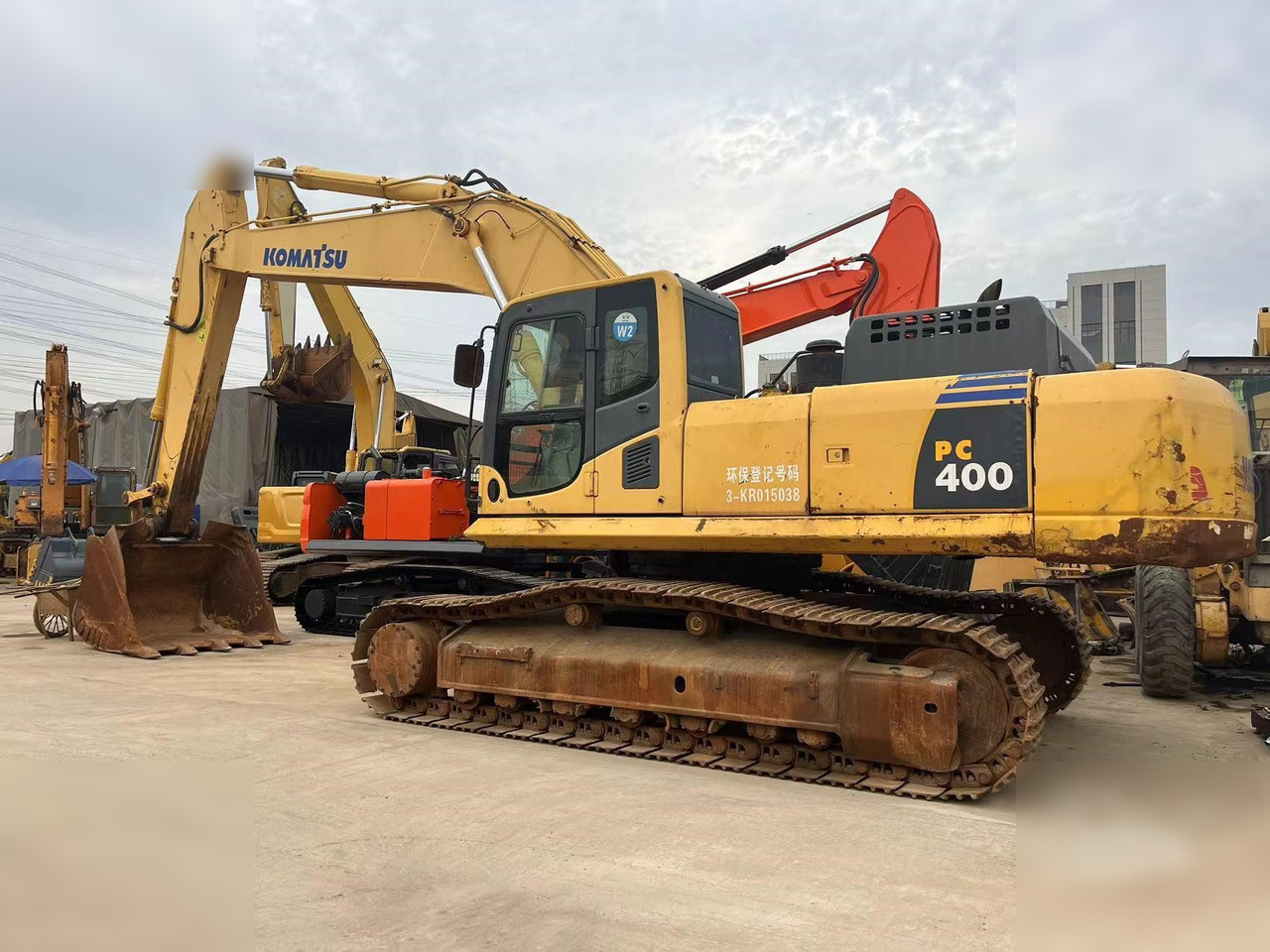 KOMATSU PC400-8 - Гусеничный экскаватор: фото 1 KOMATSU PC400-8 - Гусеничный экскаватор: фото 1