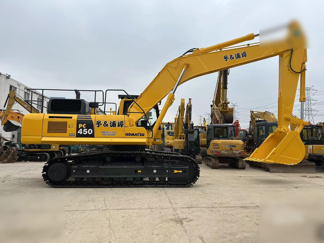 KOMATSU PC450-8 - Гусеничный экскаватор: фото 1 KOMATSU PC450-8 - Гусеничный экскаватор: фото 1