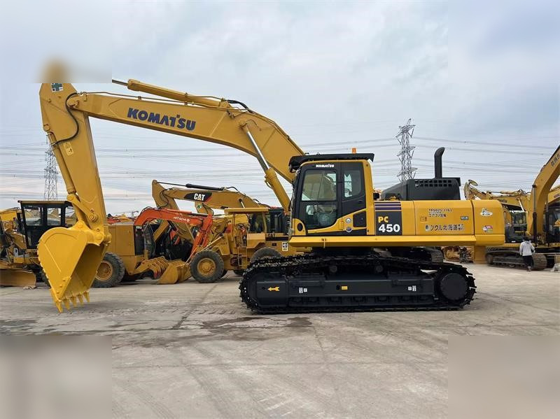 KOMATSU PC450-8 - Гусеничный экскаватор: фото 1 KOMATSU PC450-8 - Гусеничный экскаватор: фото 1