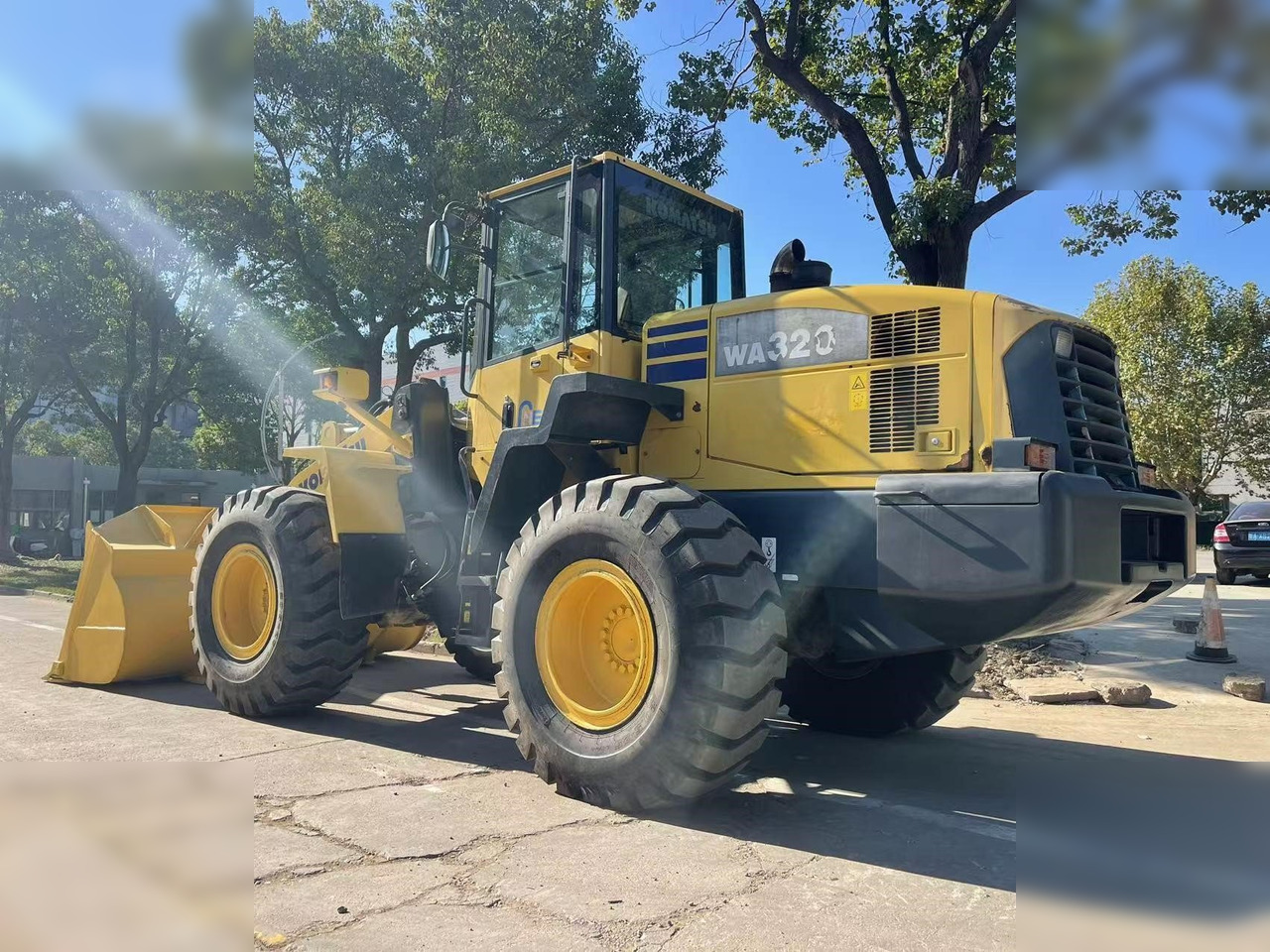 KOMATSU WA320-5 - Колёсный погрузчик: фото 3 KOMATSU WA320-5 - Колёсный погрузчик: фото 3