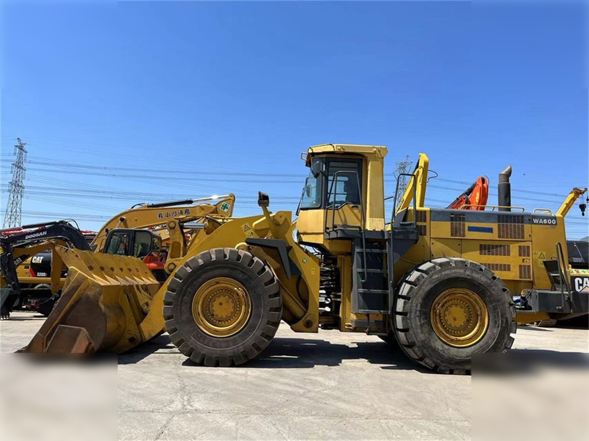 KOMATSU WA600-3 - Колёсный погрузчик: фото 5 KOMATSU WA600-3 - Колёсный погрузчик: фото 5