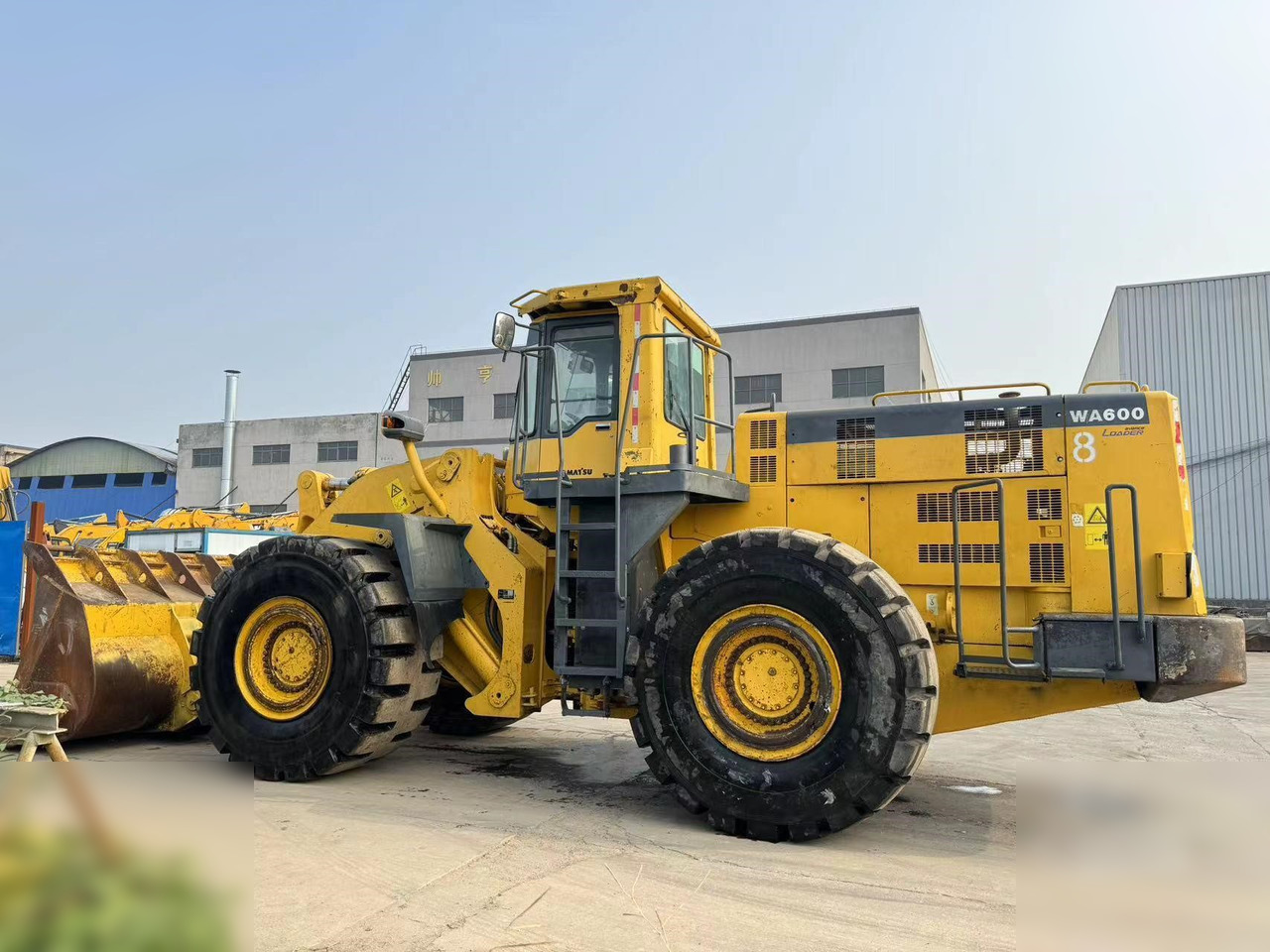 KOMATSU WA600-3 - Колёсный погрузчик: фото 1 KOMATSU WA600-3 - Колёсный погрузчик: фото 1