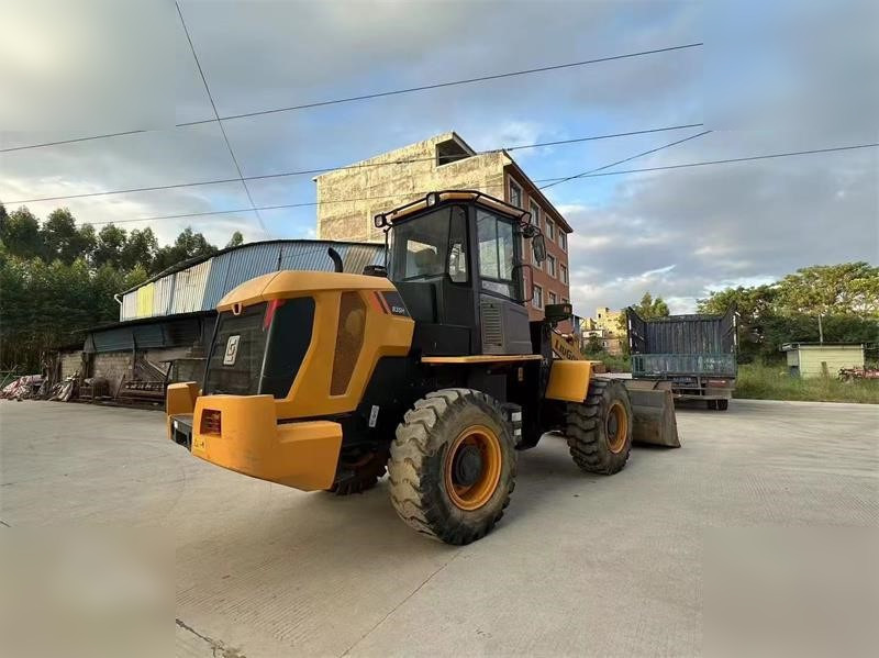 LIUGONG 835H - Колёсный погрузчик: фото 2 LIUGONG 835H - Колёсный погрузчик: фото 2