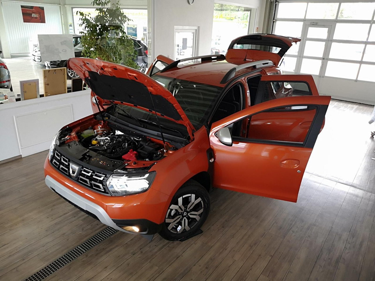 Dacia Duster Prestige Tce 130*KLIMA*SHZ*R-KAM*DAB*NAVI - Внедорожник: фото 2 Dacia Duster Prestige Tce 130*KLIMA*SHZ*R-KAM*DAB*NAVI - Внедорожник: фото 2