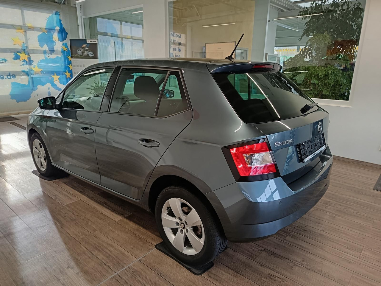 Skoda Fabia Style 1,2 TSI 81 kW DSG*PDC*SHZ*TEMP*KLIMA - Легковой автомобиль: фото 4 Skoda Fabia Style 1,2 TSI 81 kW DSG*PDC*SHZ*TEMP*KLIMA - Легковой автомобиль: фото 4