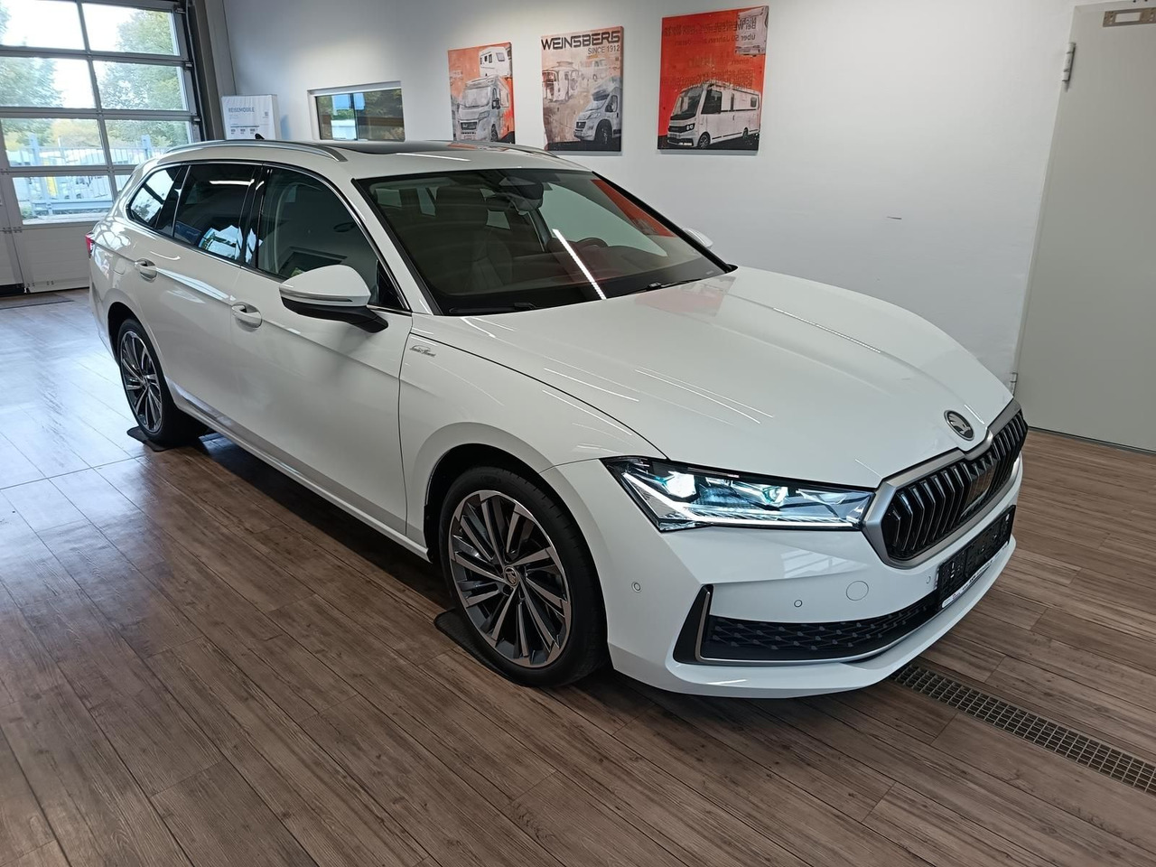 Skoda Superb Combi L&K 2,0TDI 4x4*PSD*STD.HZG*360°*HUD - Универсал: фото 3 Skoda Superb Combi L&K 2,0TDI 4x4*PSD*STD.HZG*360°*HUD - Универсал: фото 3