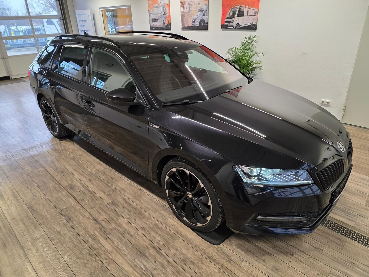 Skoda Superb Combi Sportline 2,0 TDI 4x4*PSD*360°*AHK* - Легковой автомобиль: фото 3 Skoda Superb Combi Sportline 2,0 TDI 4x4*PSD*360°*AHK* - Легковой автомобиль: фото 3