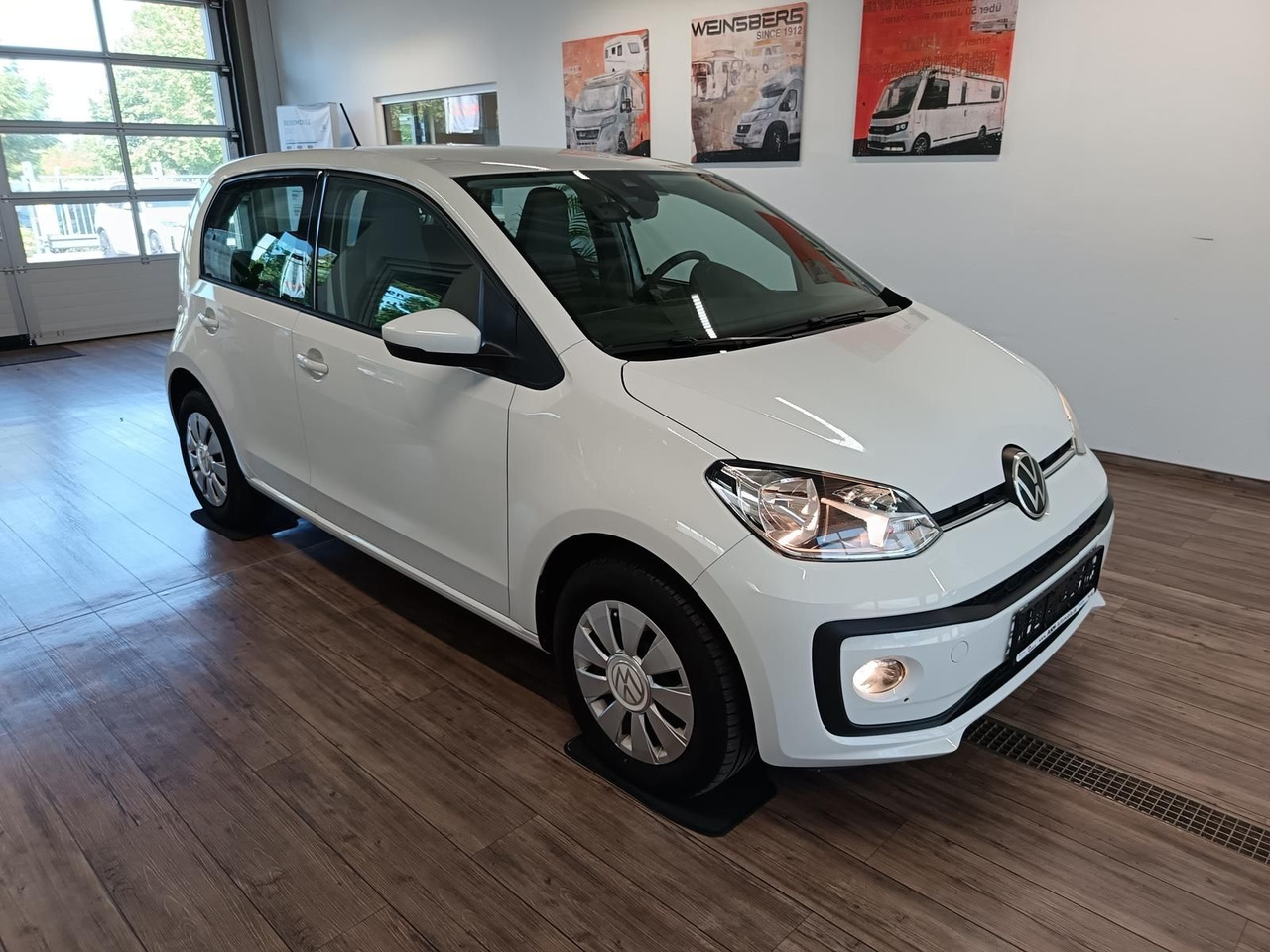 Volkswagen up! move up! 1.0*R-KAM*PDC*SHZ*MAPS+MORE*DAB*NSW - Легковой автомобиль: фото 3 Volkswagen up! move up! 1.0*R-KAM*PDC*SHZ*MAPS+MORE*DAB*NSW - Легковой автомобиль: фото 3
